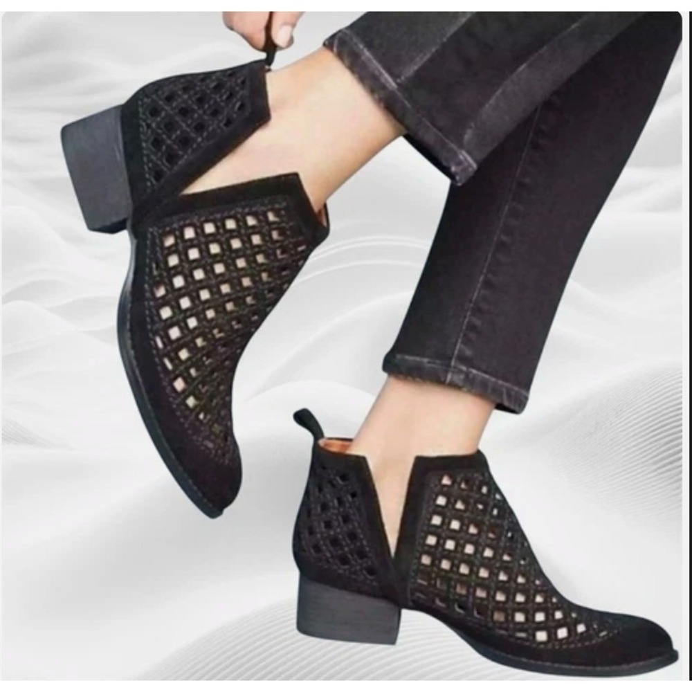 Jeffrey Campbell Taggart Cutout Suede Ankle Booties Womens SZ 7 Black Western